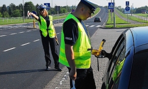 Jedziesz w stronę Sanoka? Noga z gazu! Sanoccy policjanci zatrzymali prawa jazdy 16 kierującym