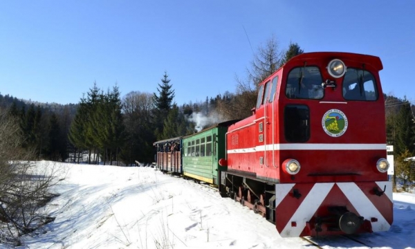 Zima z Bieszczadzką Kolejką Leśną