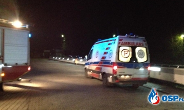 Strażacy uratowali mężczyznę, kt&oacute;ry skoczył z zapory w Solinie